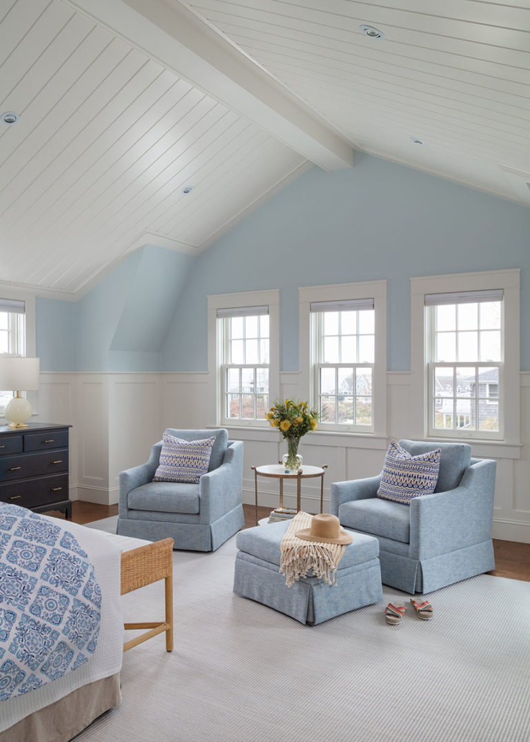 primary bedroom with seating area