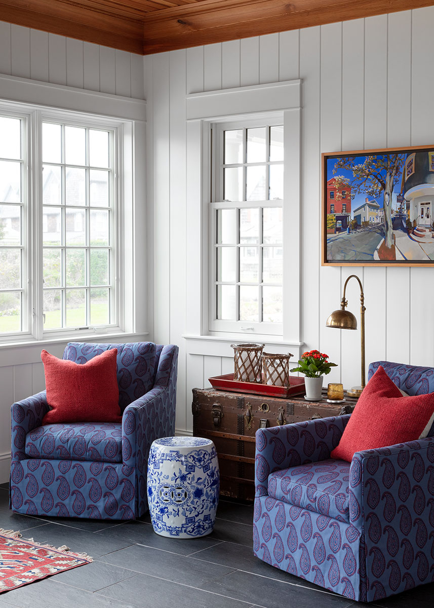 sun room with seating area