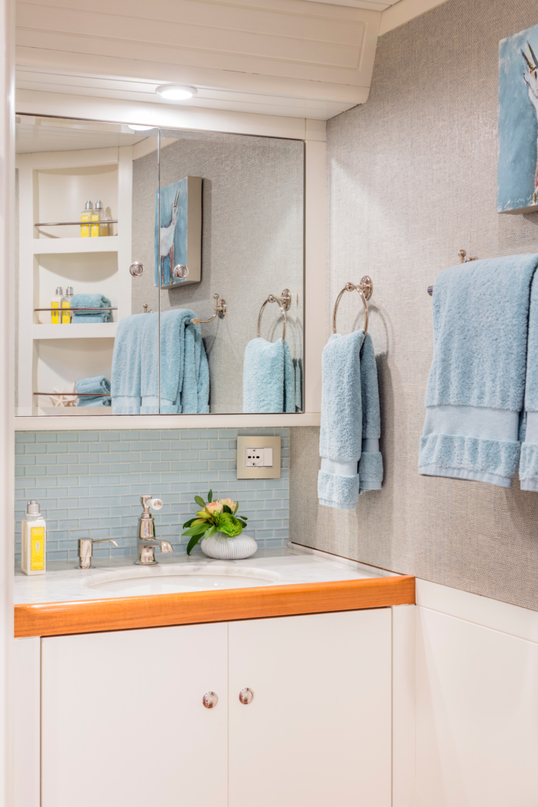 Sailing yacht Nakupenda interior, by Taste Design.