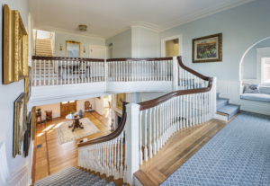Wrapping stairway with landing and stair runner